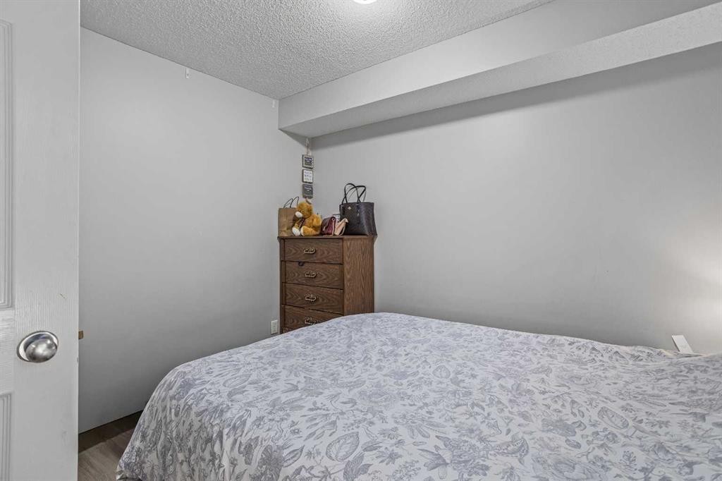 8-504 Banff Avenue, Banff, AB