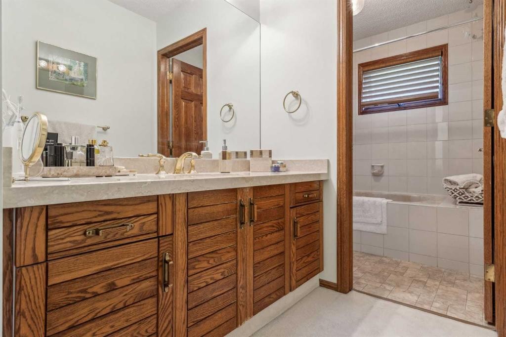 9948 Patton Road Sw, Calgary, AB