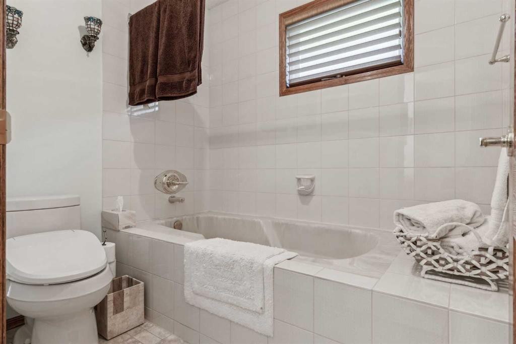 9948 Patton Road Sw, Calgary, AB