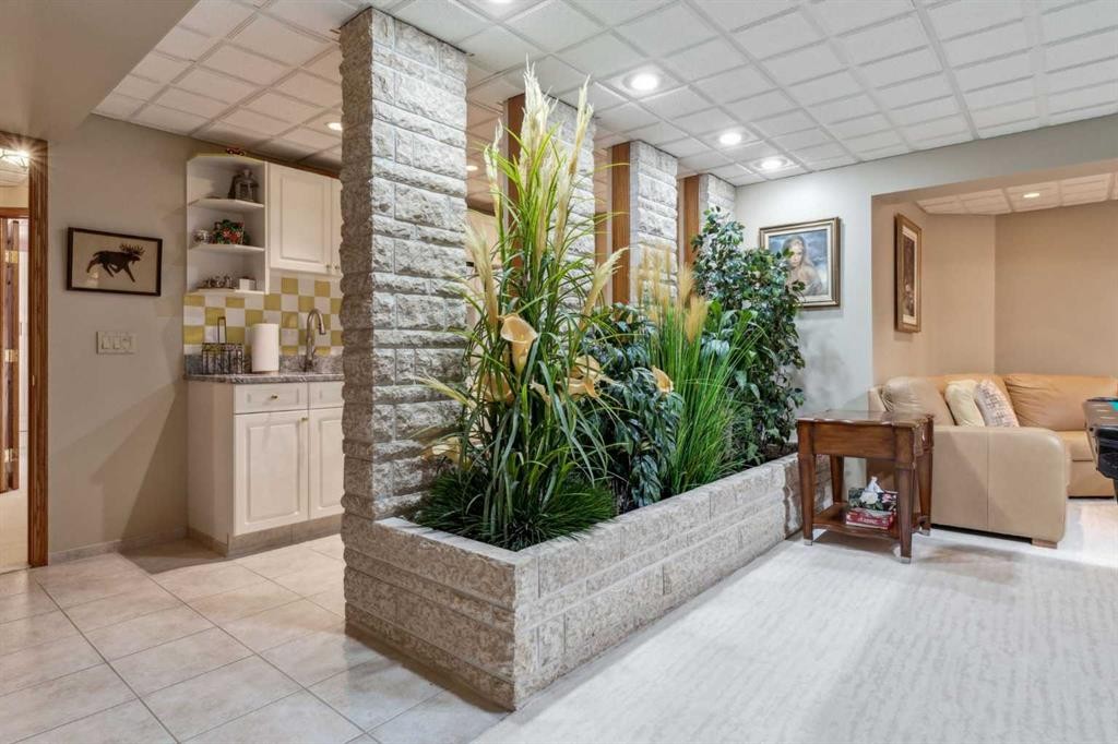 9948 Patton Road Sw, Calgary, AB