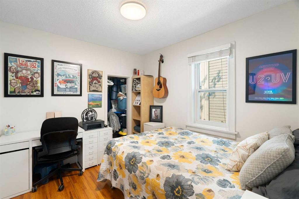 2115 14 Street Sw, Calgary, AB - Indoor Photo Showing Bedroom