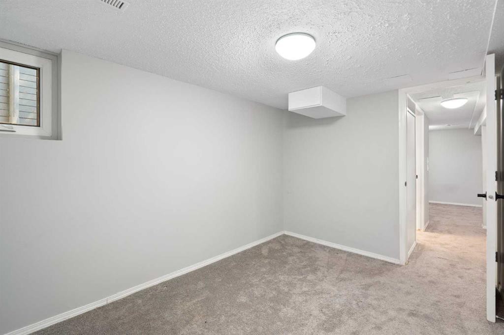 2115 14 Street Sw, Calgary, AB - Indoor Photo Showing Other Room