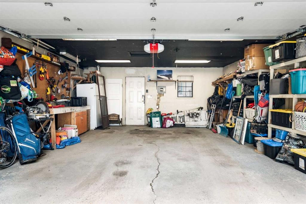 2115 14 Street Sw, Calgary, AB - Indoor Photo Showing Garage