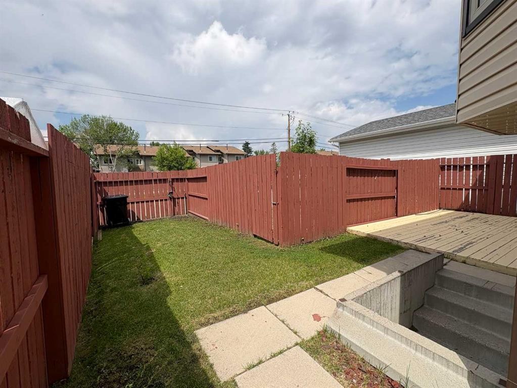 156 Falshire Close Ne, Calgary, AB - Outdoor