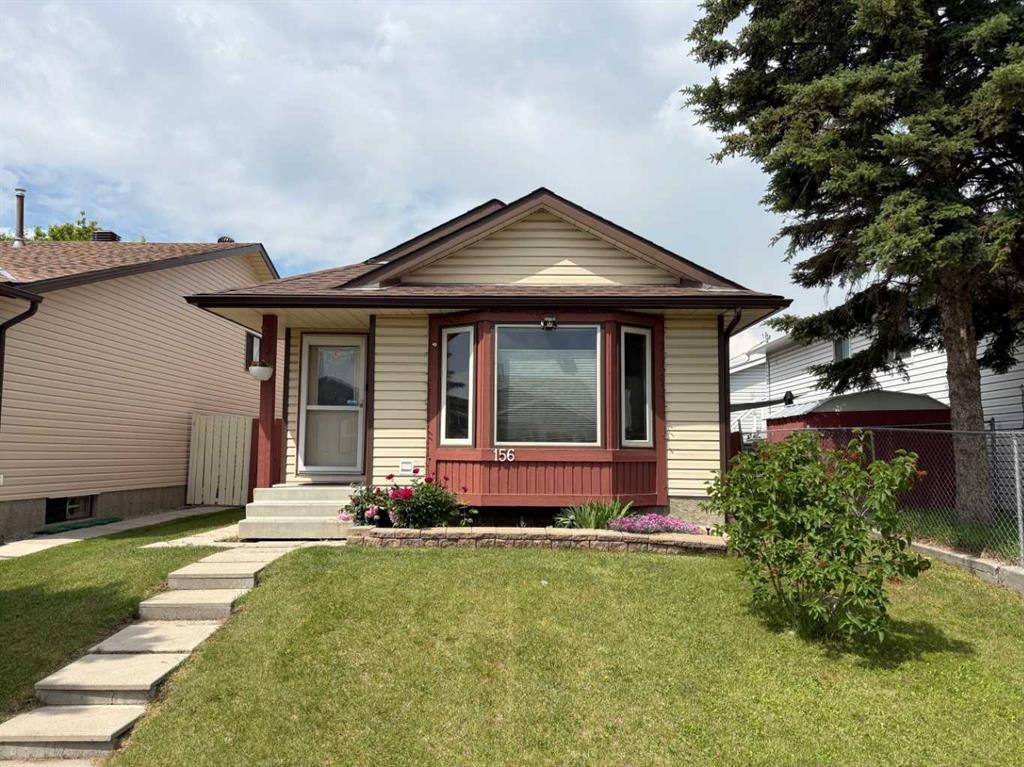 156 Falshire Close Ne, Calgary, AB - Outdoor