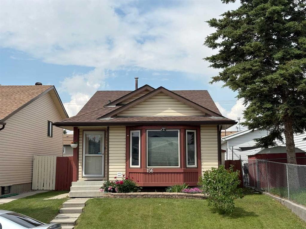 156 Falshire Close Ne, Calgary, AB - Outdoor