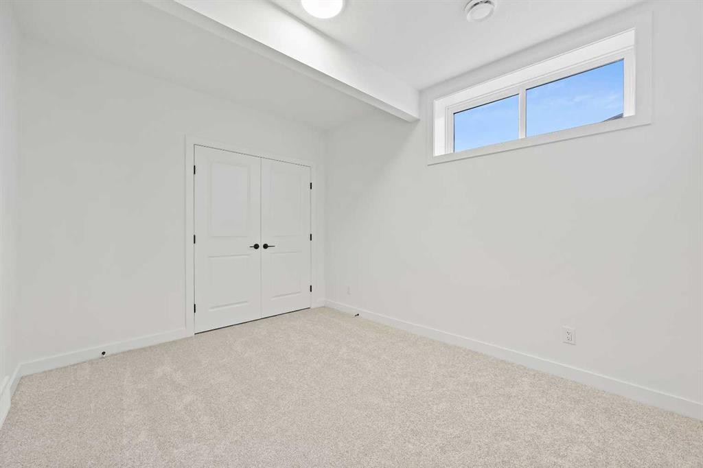 116 Mitchell Walk Nw, Calgary, AB