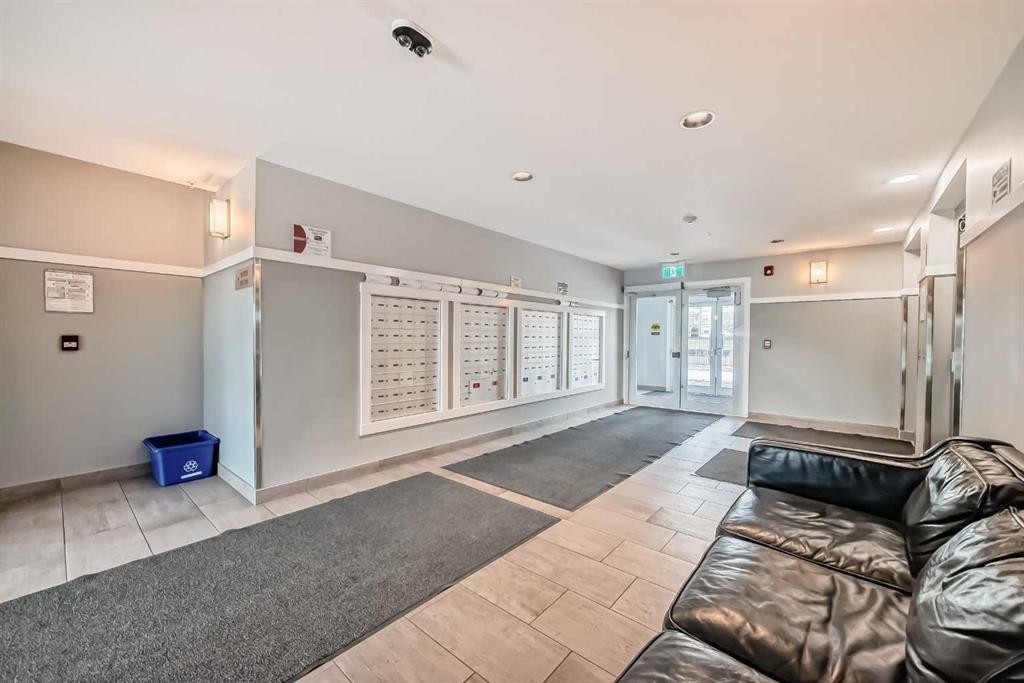 215-20 Seton Park Se, Calgary, AB - Indoor Photo Showing Other Room