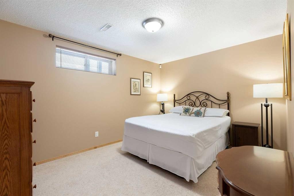 54 Cranfield Crescent Se, Calgary, AB