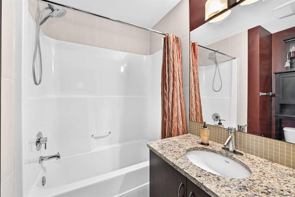 41 Skyview Ranch Manor Ne, Calgary, AB - Indoor Photo Showing Bathroom