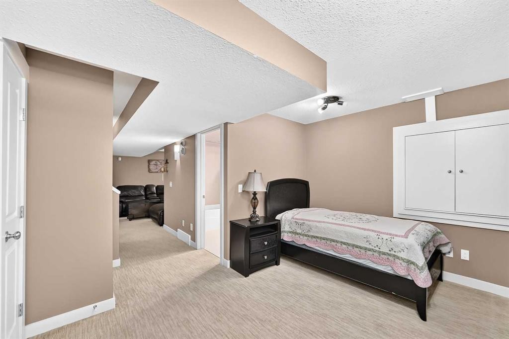 41 Skyview Ranch Manor Ne, Calgary, AB - Indoor Photo Showing Bedroom