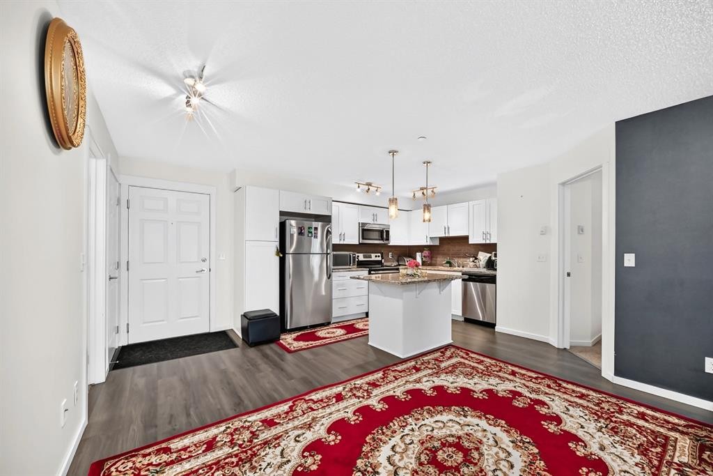 4310-755 Copperpond Boulevard Se, Calgary, AB - Indoor Photo Showing Kitchen