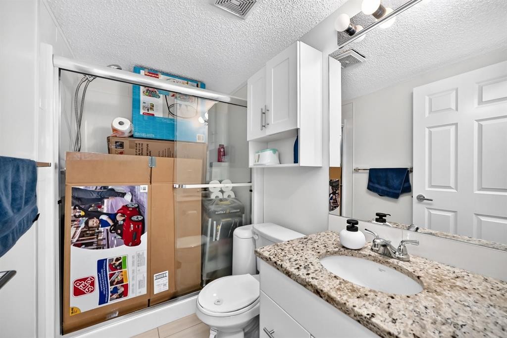 4310-755 Copperpond Boulevard Se, Calgary, AB - Indoor Photo Showing Bathroom