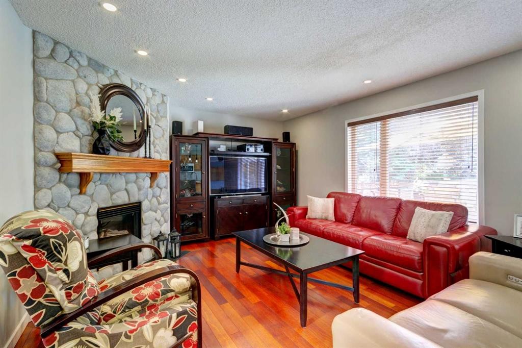188 Mt Selkirk Close Se, Calgary, AB