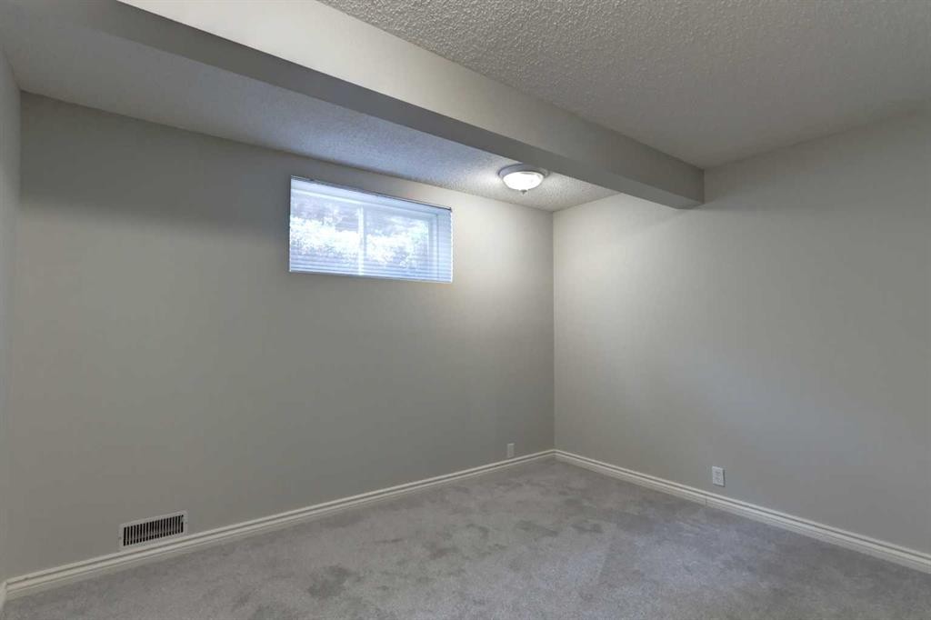 188 Mt Selkirk Close Se, Calgary, AB
