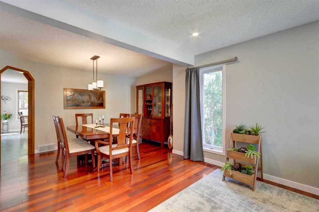 188 Mt Selkirk Close Se, Calgary, AB