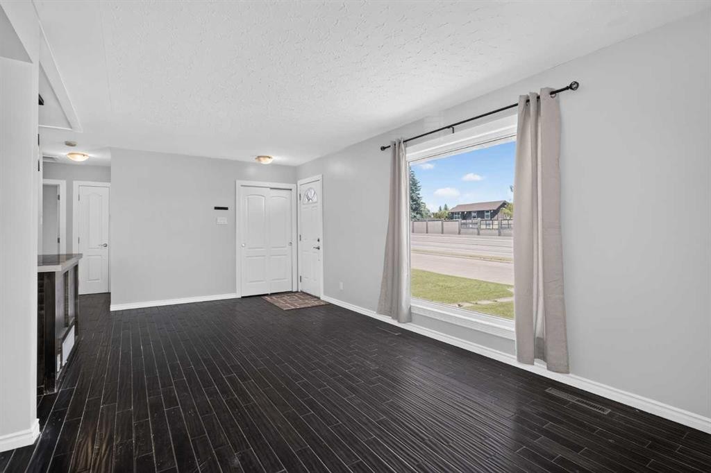 4703 Waverley Drive Sw, Calgary, AB