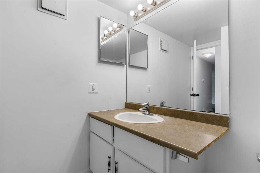 123-10120 Brookpark Boulevard Sw, Calgary, AB