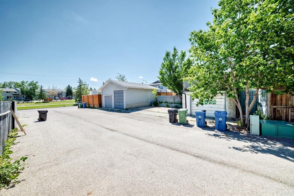 208 Temple Close Ne, Calgary, AB