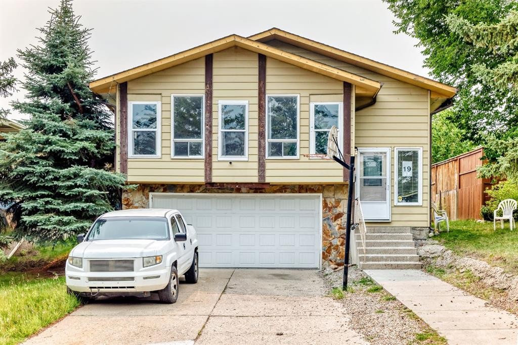 19 Berwick Crescent Nw, Calgary, AB - Outdoor