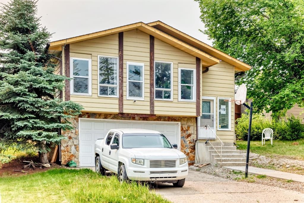 19 Berwick Crescent Nw, Calgary, AB - Outdoor