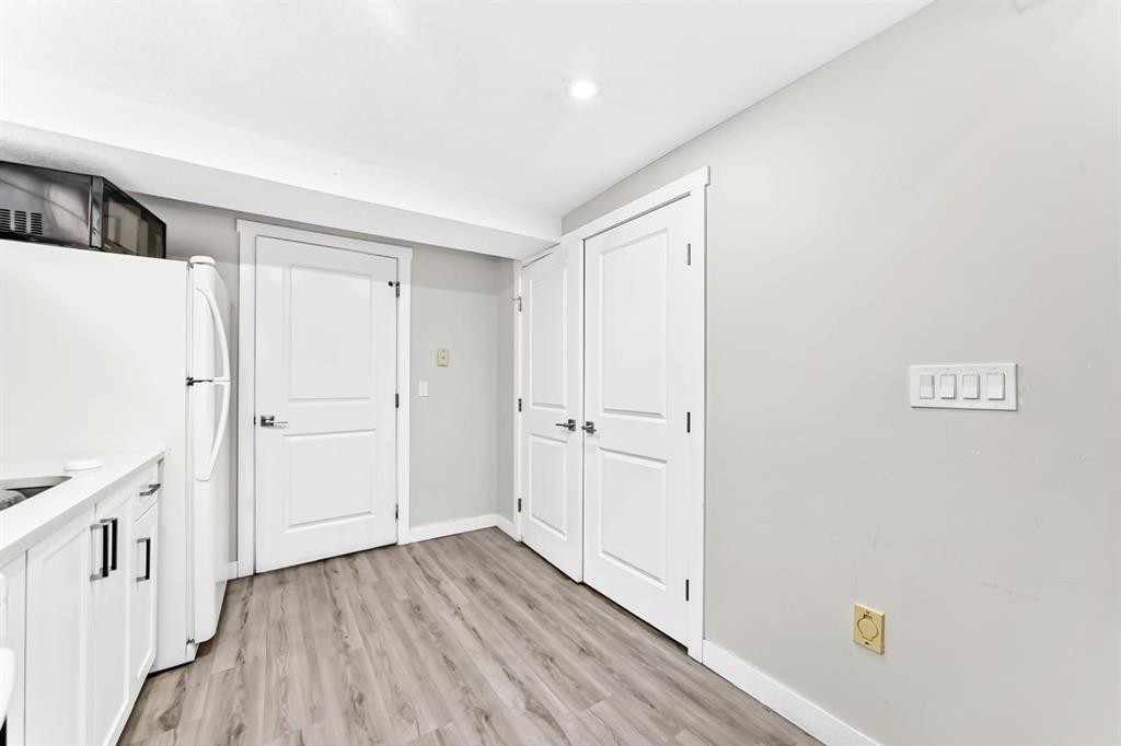 19 Berwick Crescent Nw, Calgary, AB - Indoor