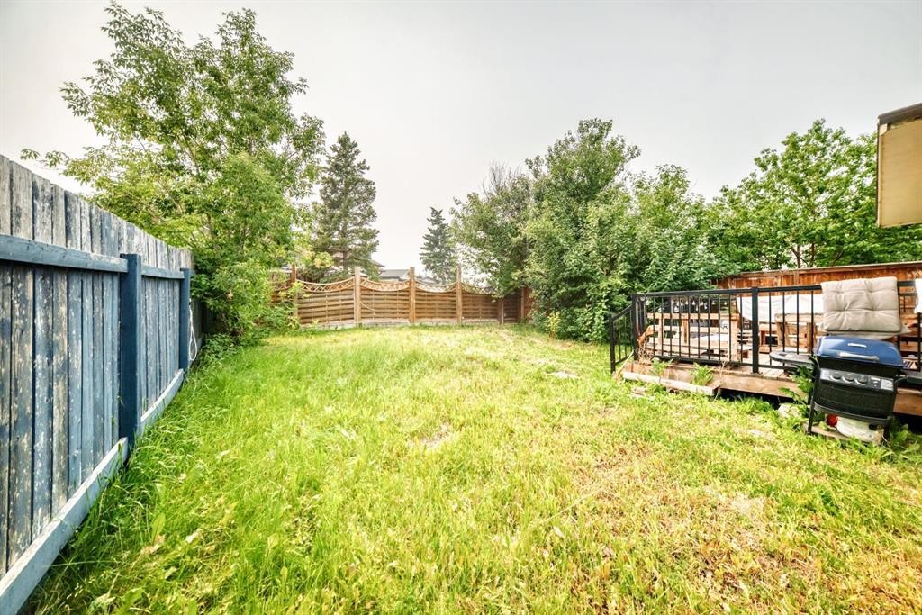 19 Berwick Crescent Nw, Calgary, AB - Outdoor