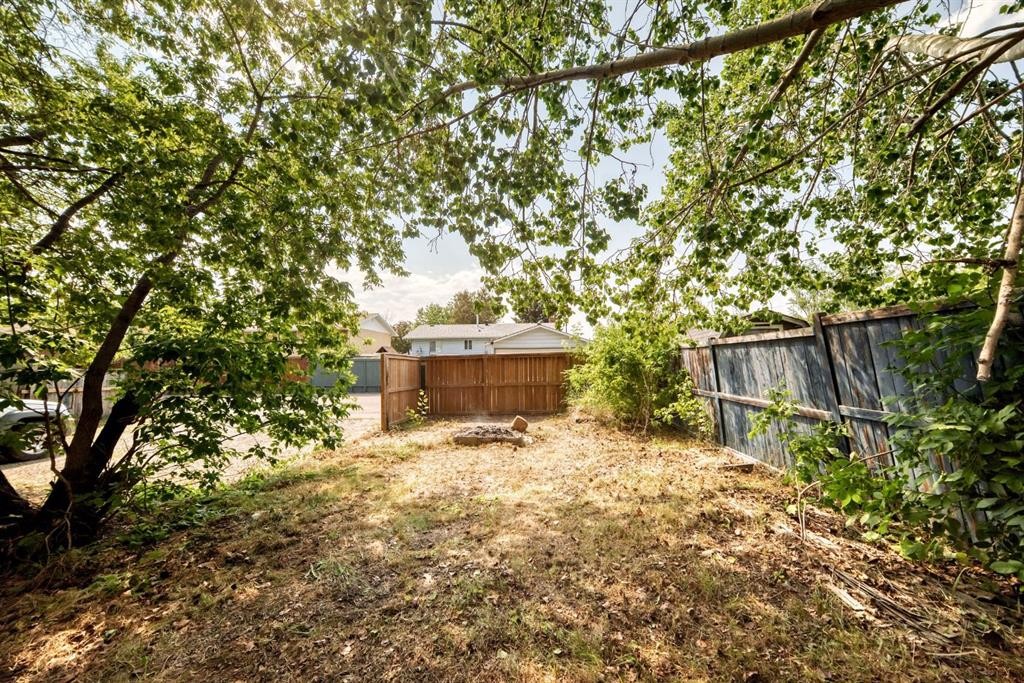 4940 Rundlewood Road Ne, Calgary, AB - Outdoor