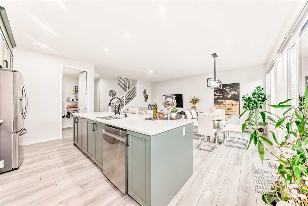 305 Edith Road Nw, Calgary, AB