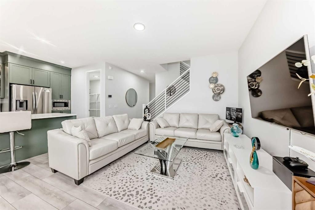 305 Edith Road Nw, Calgary, AB