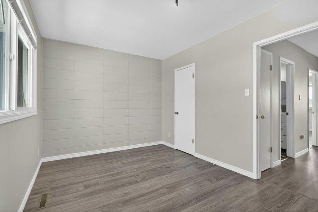 303-2211 19 Street Ne, Calgary, AB - Indoor Photo Showing Other Room
