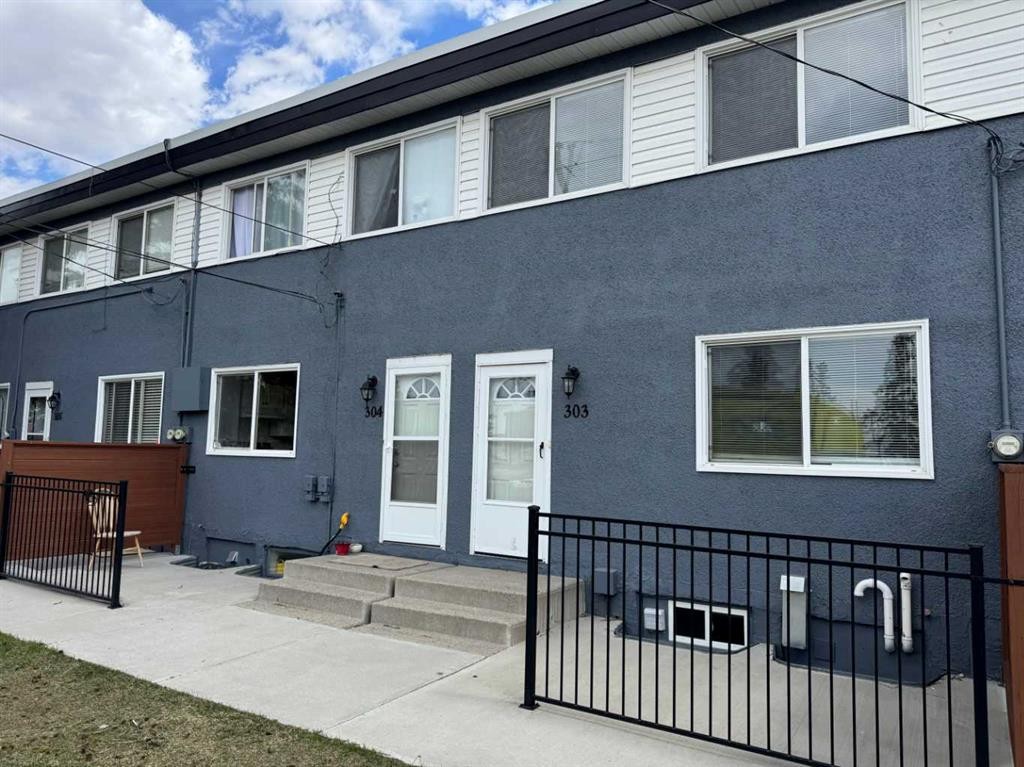 303-2211 19 Street Ne, Calgary, AB - Outdoor With Exterior