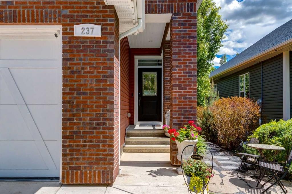 237 Aspenmere Circle, Chestermere, AB