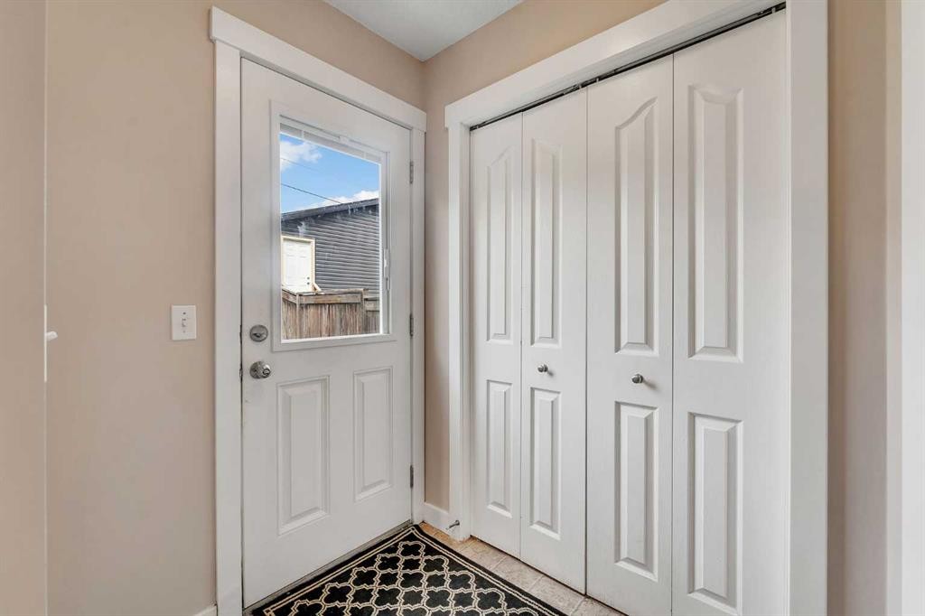 91 Saddlebrook Way Ne, Calgary, AB - Indoor Photo Showing Other Room