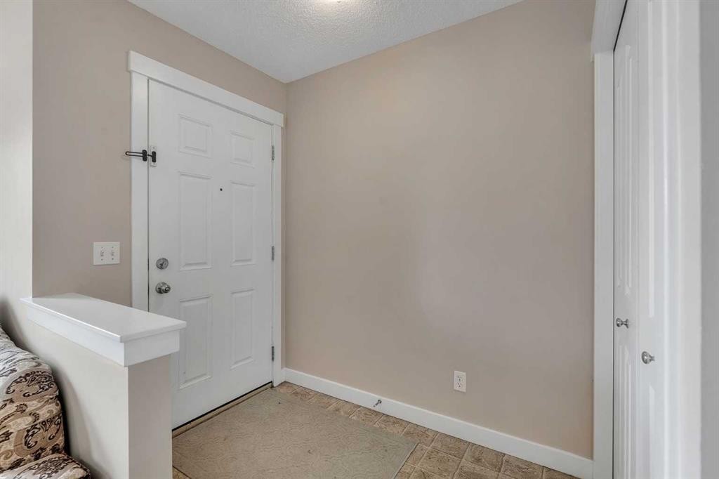 91 Saddlebrook Way Ne, Calgary, AB - Indoor Photo Showing Other Room