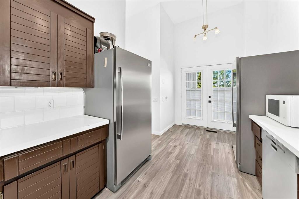 31 Ranchridge Way Nw, Calgary, AB - Indoor Photo Showing Kitchen