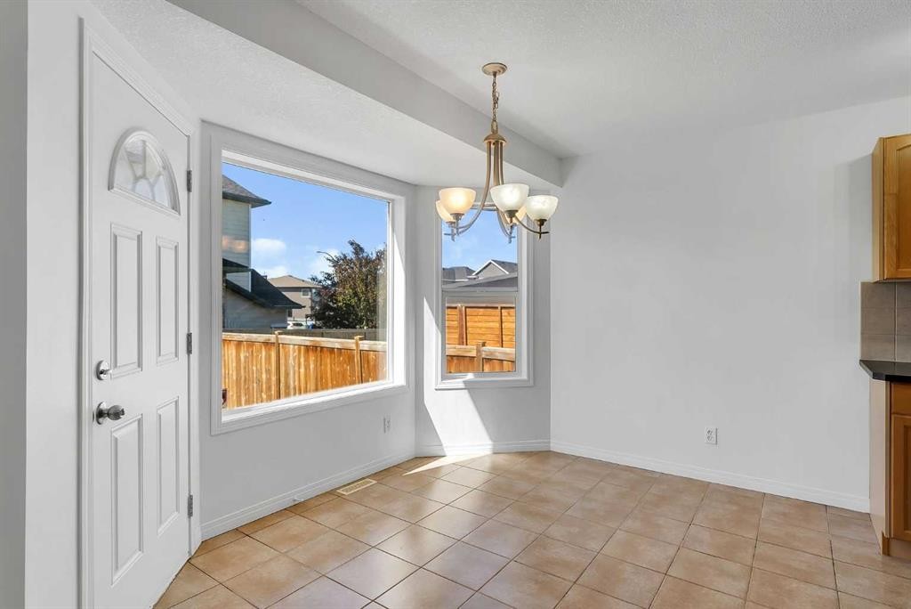 7 Saddlecrest Terrace Ne, Calgary, AB - Indoor Photo Showing Other Room