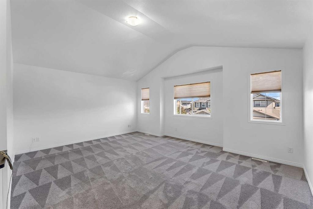 7 Saddlecrest Terrace Ne, Calgary, AB - Indoor Photo Showing Other Room