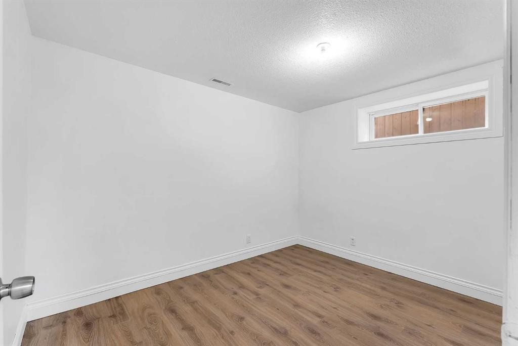 7 Saddlecrest Terrace Ne, Calgary, AB - Indoor Photo Showing Other Room
