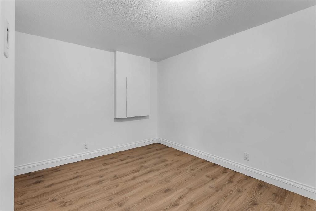 7 Saddlecrest Terrace Ne, Calgary, AB - Indoor Photo Showing Other Room