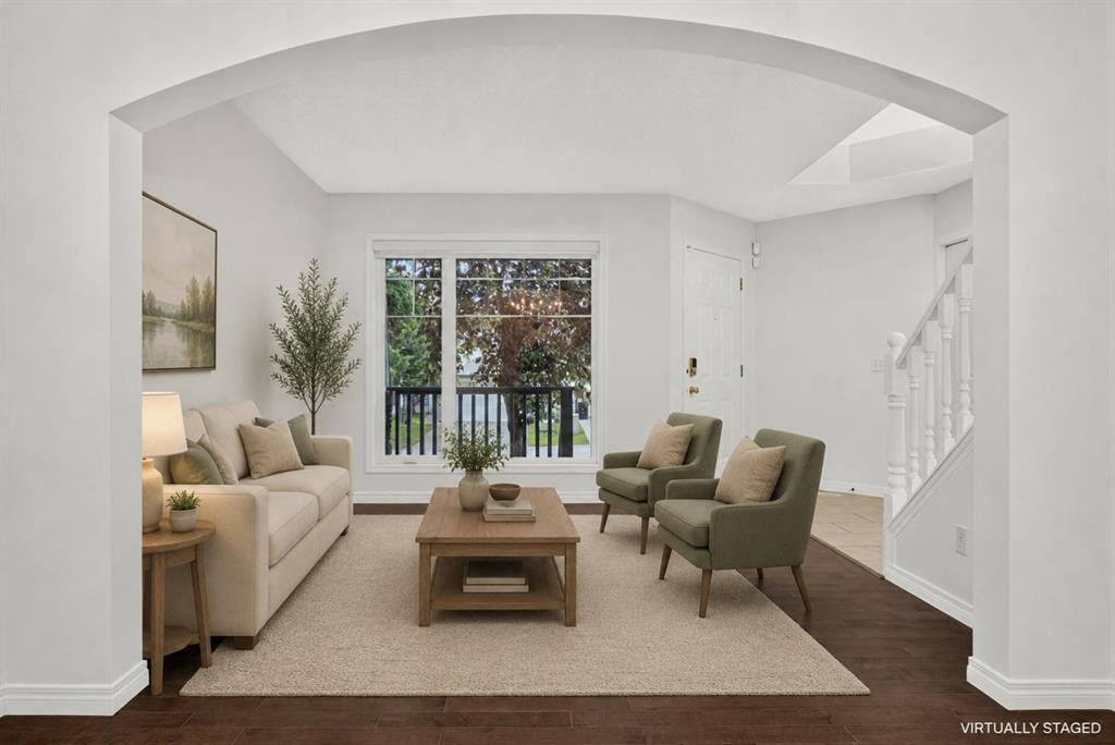 338 Panamount Drive Nw, Calgary, AB - Indoor Photo Showing Living Room