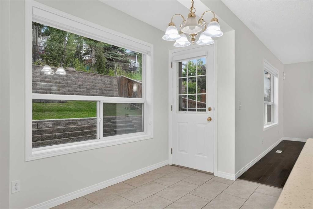 338 Panamount Drive Nw, Calgary, AB - Indoor Photo Showing Other Room
