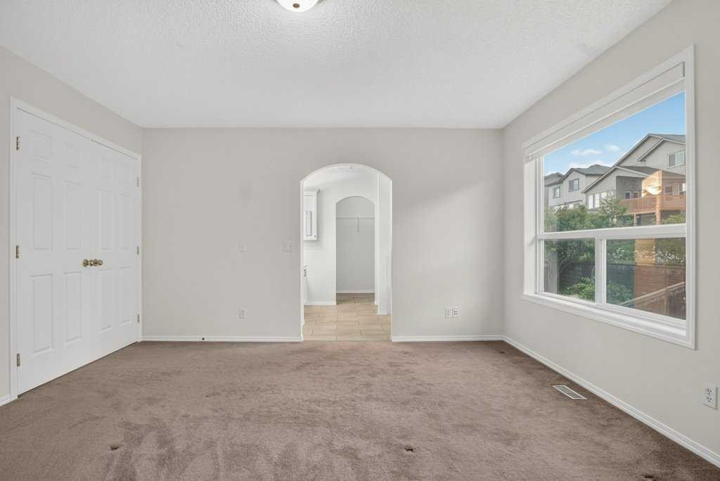 338 Panamount Drive Nw, Calgary, AB - Indoor Photo Showing Other Room