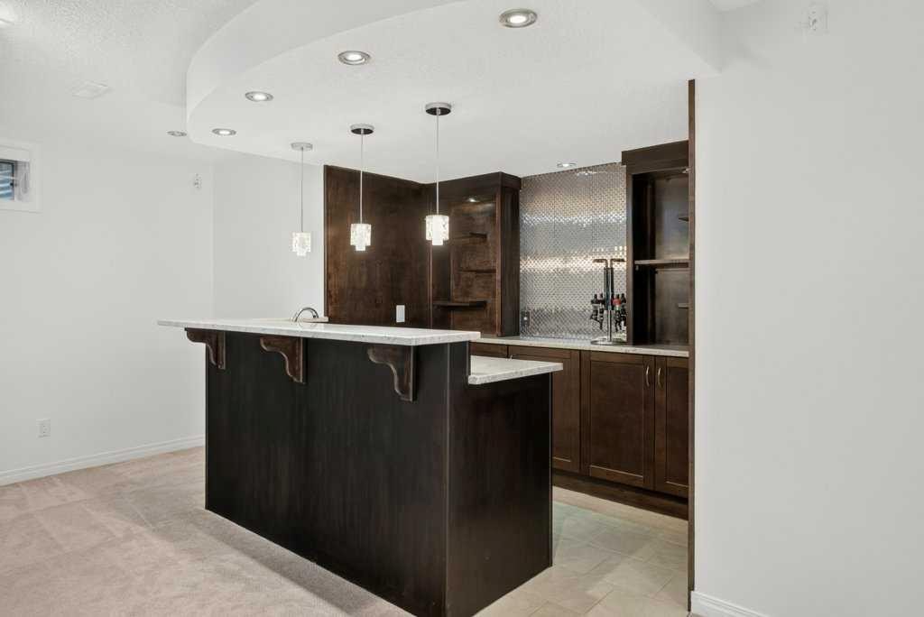 338 Panamount Drive Nw, Calgary, AB - Indoor Photo Showing Kitchen