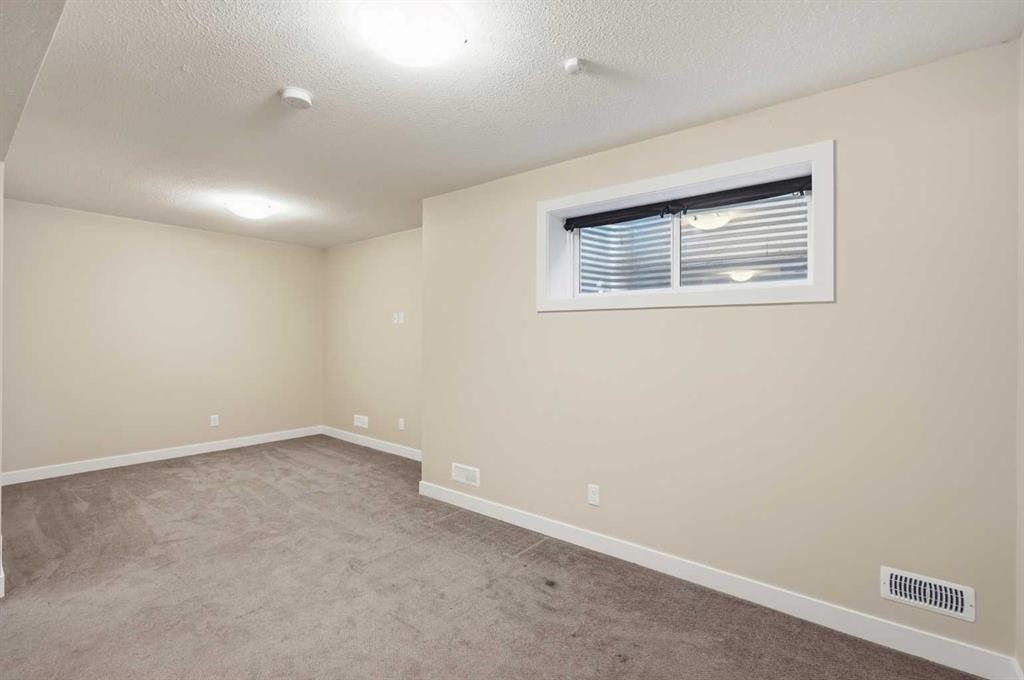 431 Quarry Villas Se, Calgary, AB