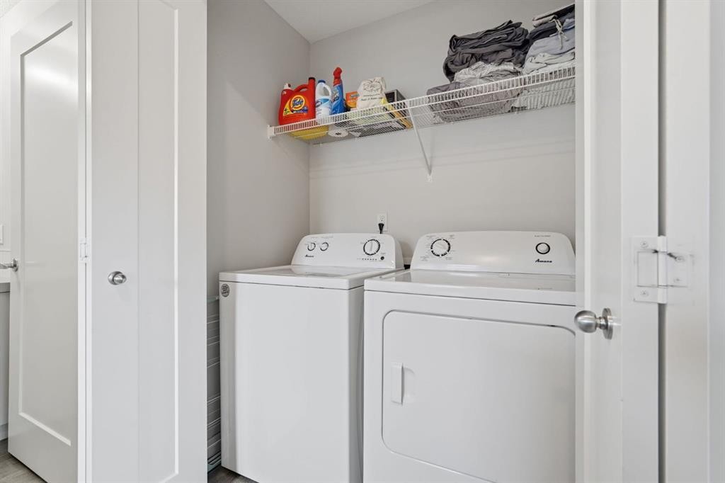 15 Tuscany Summit Square Nw, Calgary, AB - Indoor Photo Showing Laundry Room