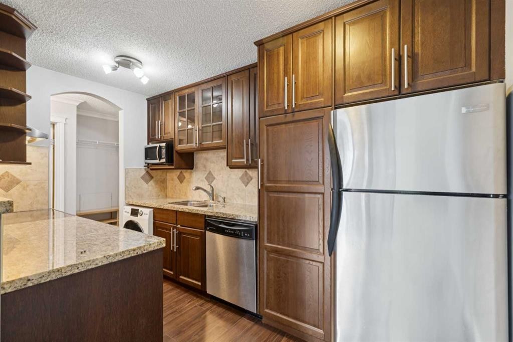 302-110 24 Avenue Sw, Calgary, AB