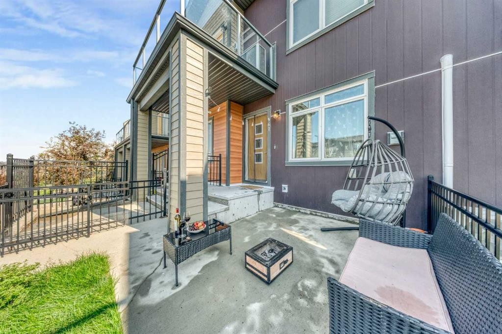 167 Sage Bluff Circle Nw, Calgary, AB