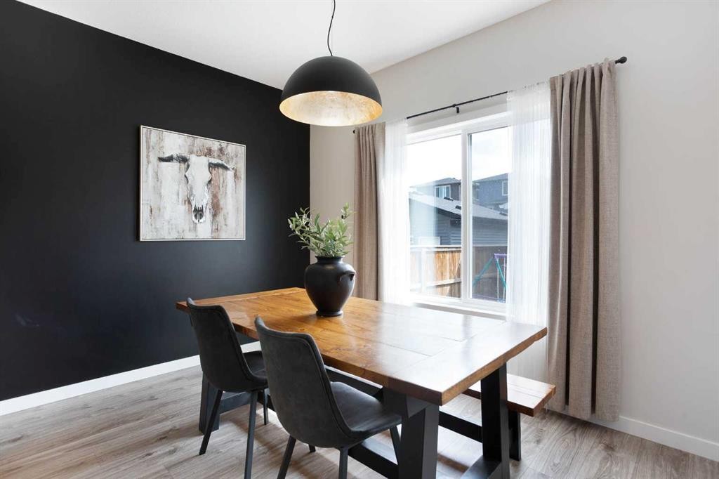 136 Highview Gate Se, Airdrie, AB - Indoor Photo Showing Dining Room