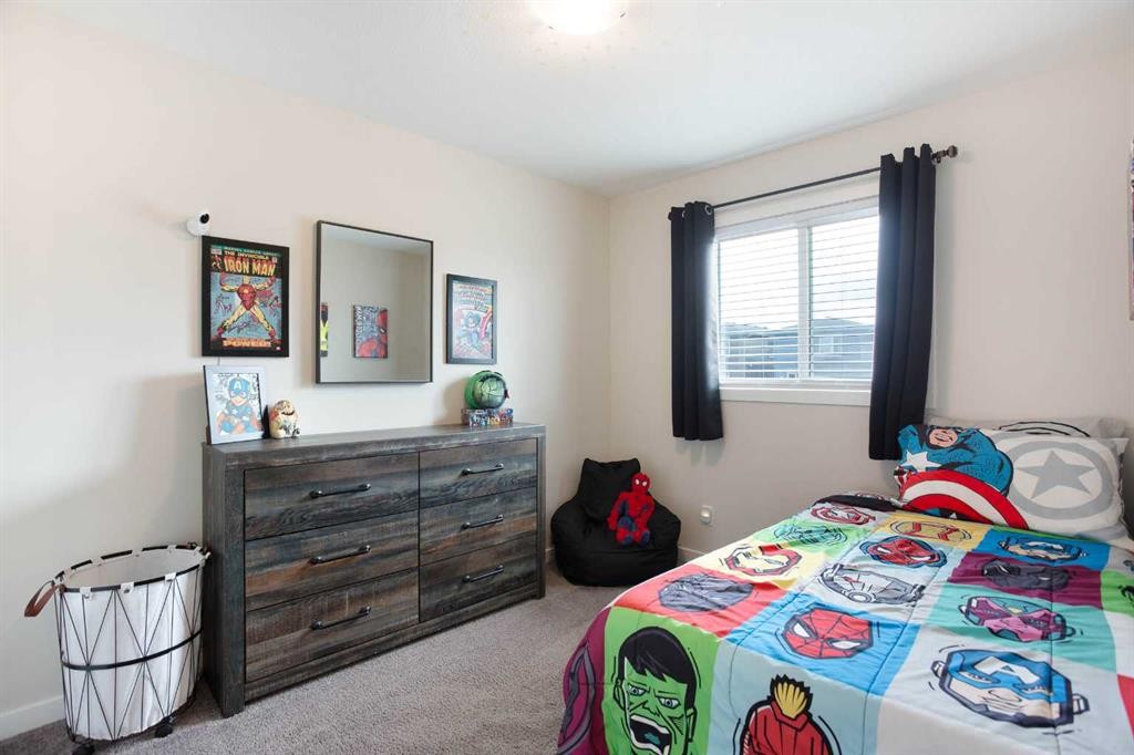 136 Highview Gate Se, Airdrie, AB - Indoor Photo Showing Bedroom